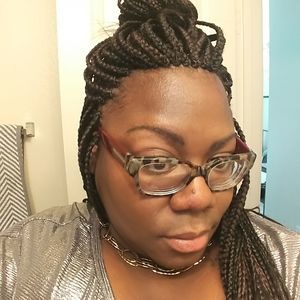 Meet your Posher, Robynuelle